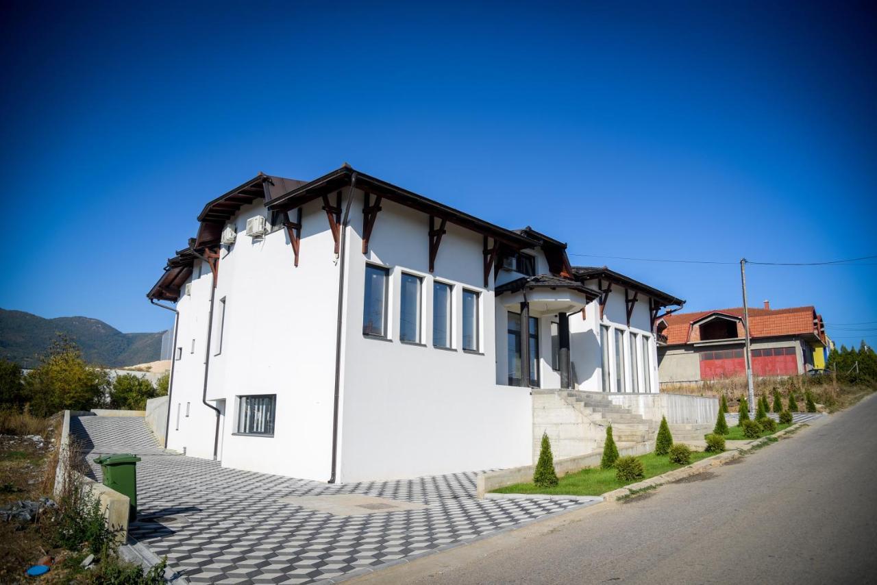 Aparthotel Prenociste Adria Vranje Exterior foto